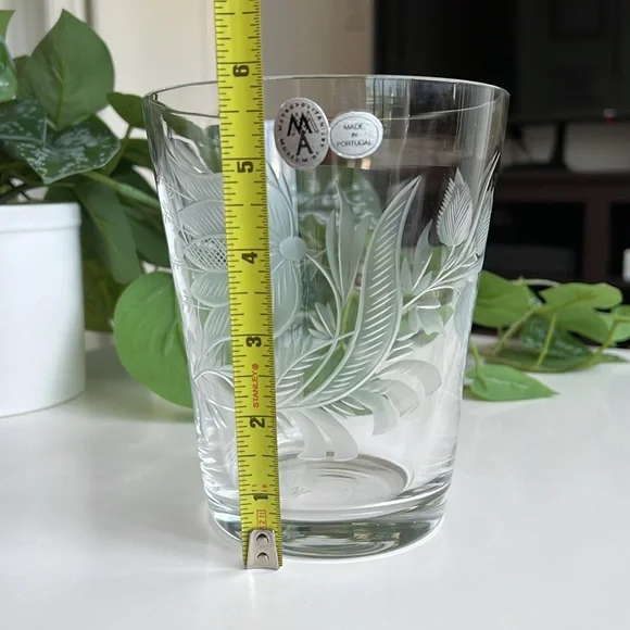 Vintage Metropolitan Museum of Art Etched Glass Vase Decor - Picture 12 of 13